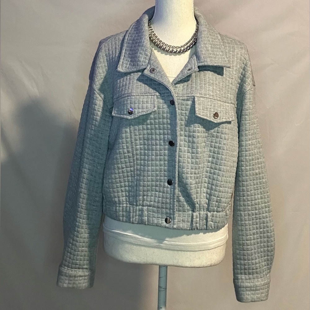 Simple and stylish jacket for everyday wear. You can dress it up or down.